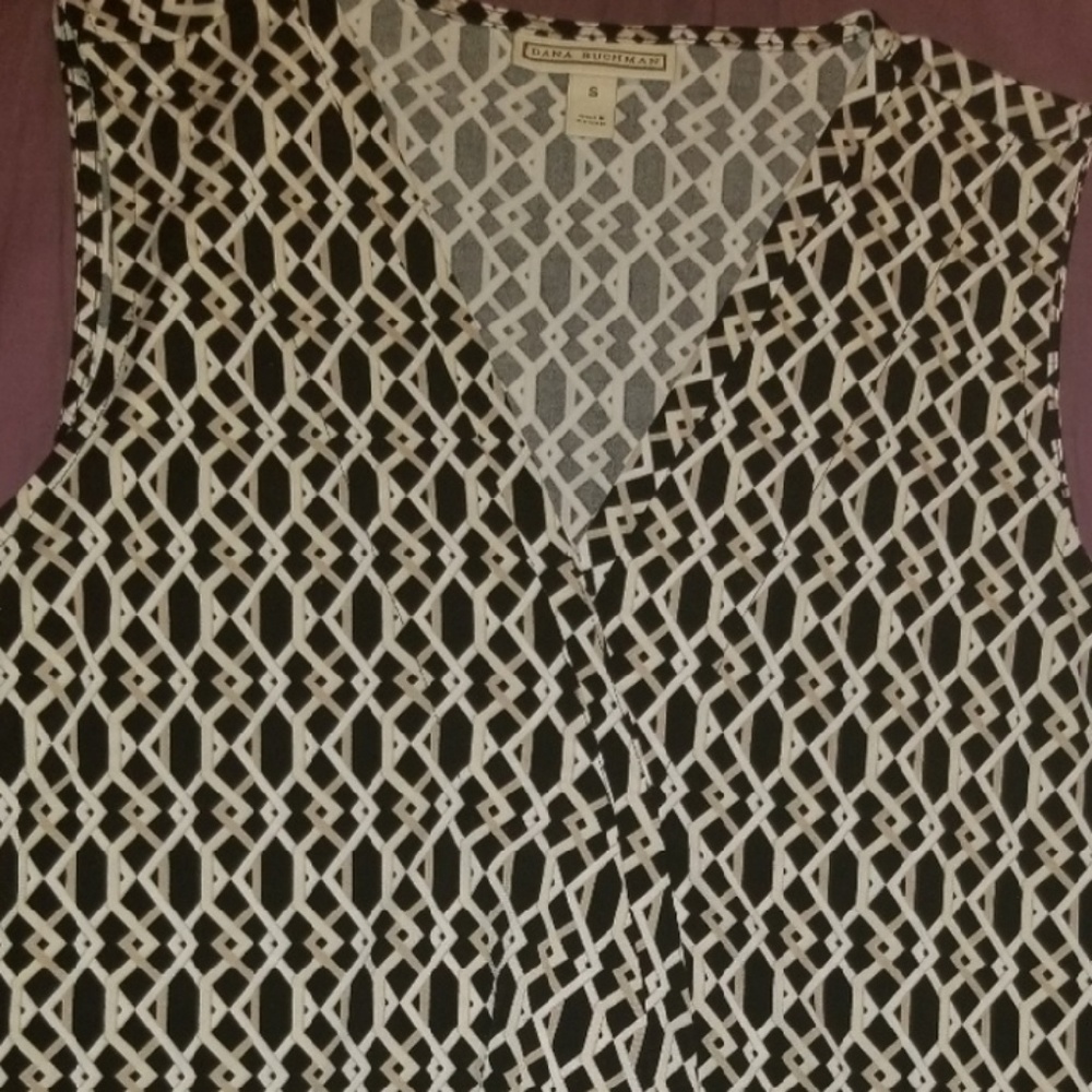 Dana Buchman Black cemetrical design tank